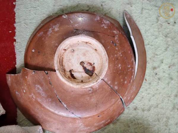 古玩當(dāng)陽(yáng)峪窯醬色釉折腰芒口碗標(biāo)本真品鑒賞圖