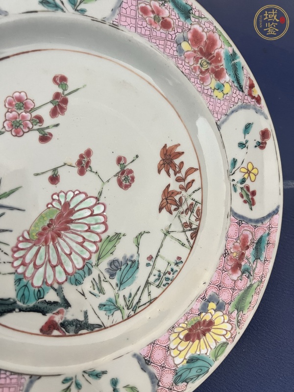 古玩陶瓷粉彩花卉紋盤真品鑒賞圖