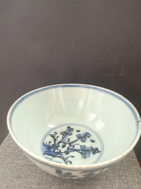 古玩陶瓷明萬歷花鳥紋青花碗拍賣，當(dāng)前價格1800元