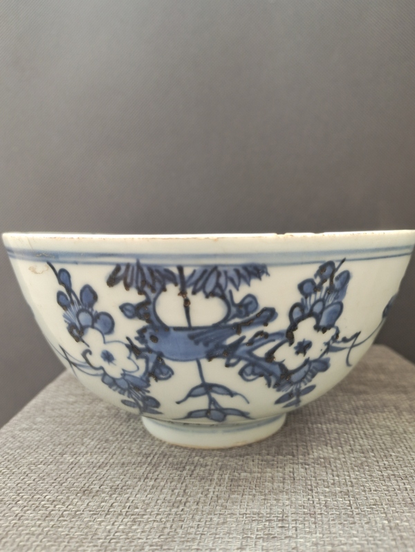 古玩陶瓷明萬歷花鳥紋青花碗拍賣，當(dāng)前價格1800元