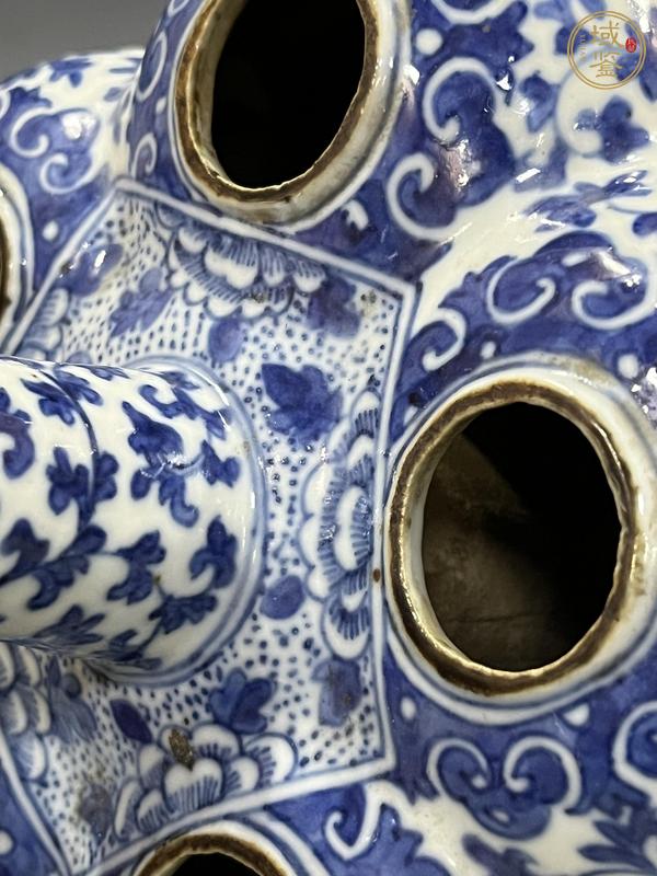 古玩陶瓷青花五孔花插真品鑒賞圖