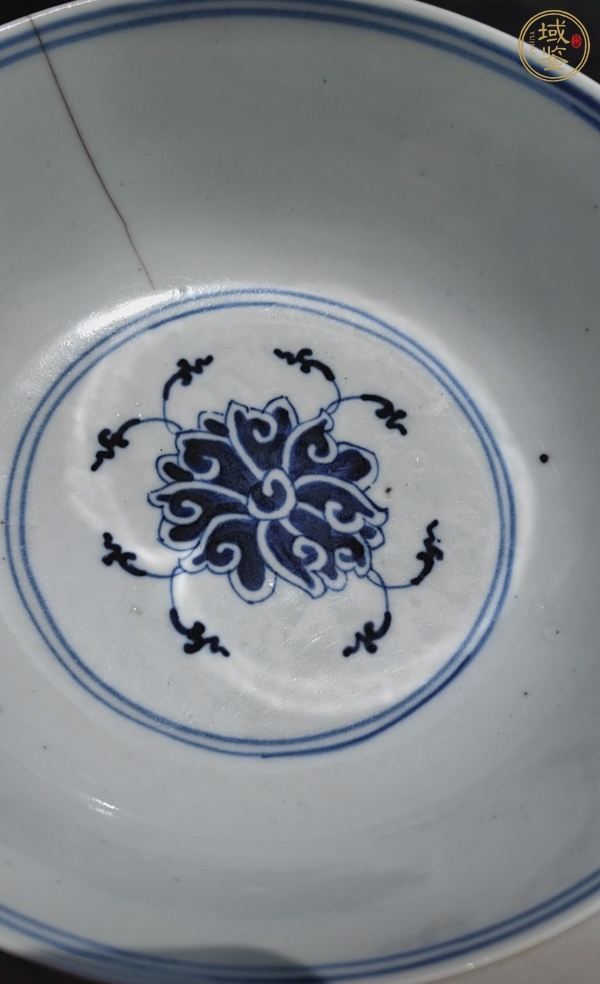 古玩陶瓷青花纏枝寶相花紋碗真品鑒賞圖