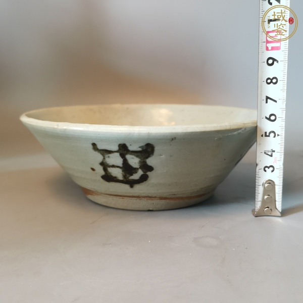 古玩陶瓷龍泉青瓷青花碗真品鑒賞圖