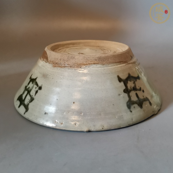 古玩陶瓷龍泉青瓷青花碗真品鑒賞圖