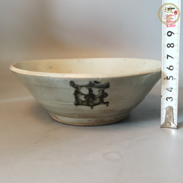 古玩陶瓷龍泉青瓷青花碗真品鑒賞圖