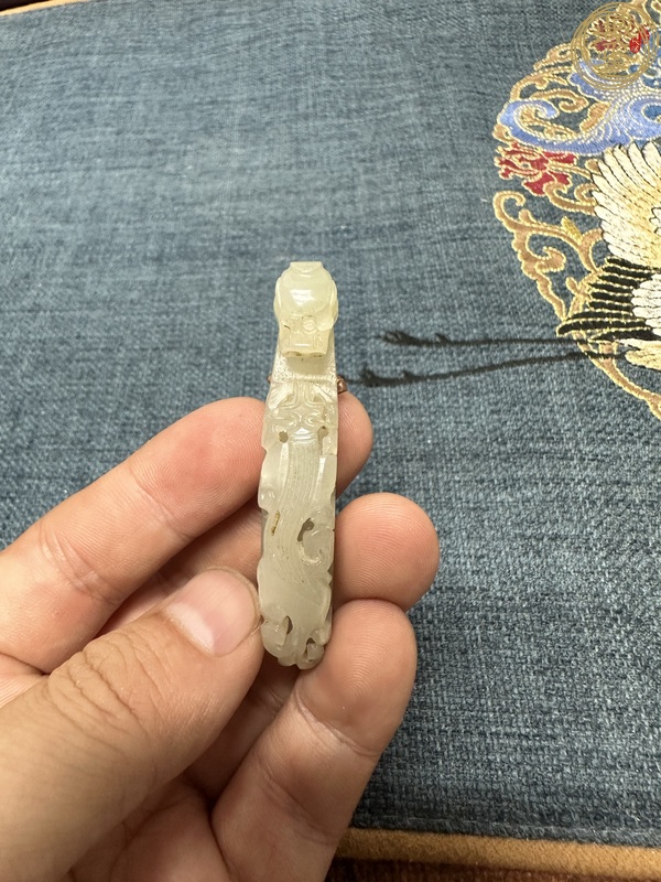 古玩玉器和田玉雕“蒼龍教子”帶鉤真品鑒賞圖