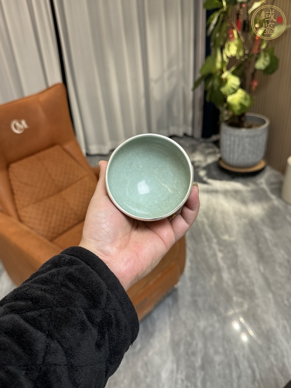 古玩陶瓷龍泉青瓷芒口盞真品鑒賞圖