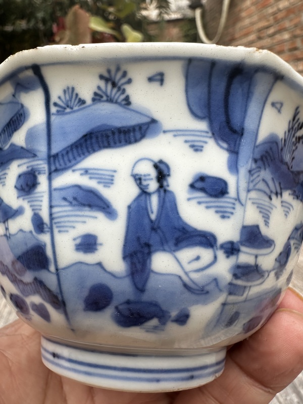 古玩陶瓷康熙青花人物故事八方折沿碗拍賣，當(dāng)前價(jià)格5777元