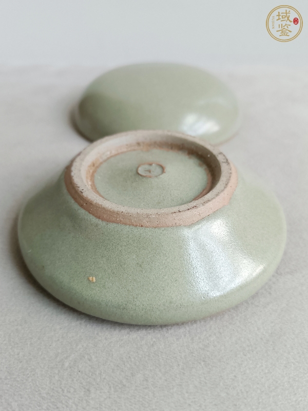 古玩陶瓷青釉印尼盒真品鑒賞圖