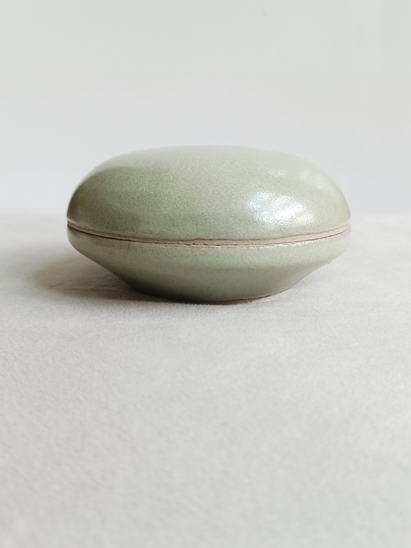 古玩陶瓷青釉印尼盒拍賣，當(dāng)前價格599元