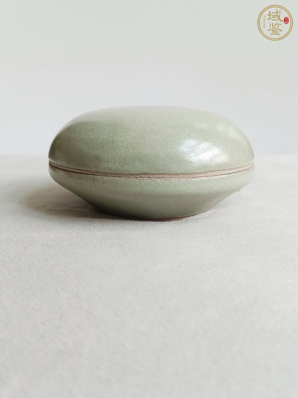 古玩陶瓷青釉印尼盒真品鑒賞圖