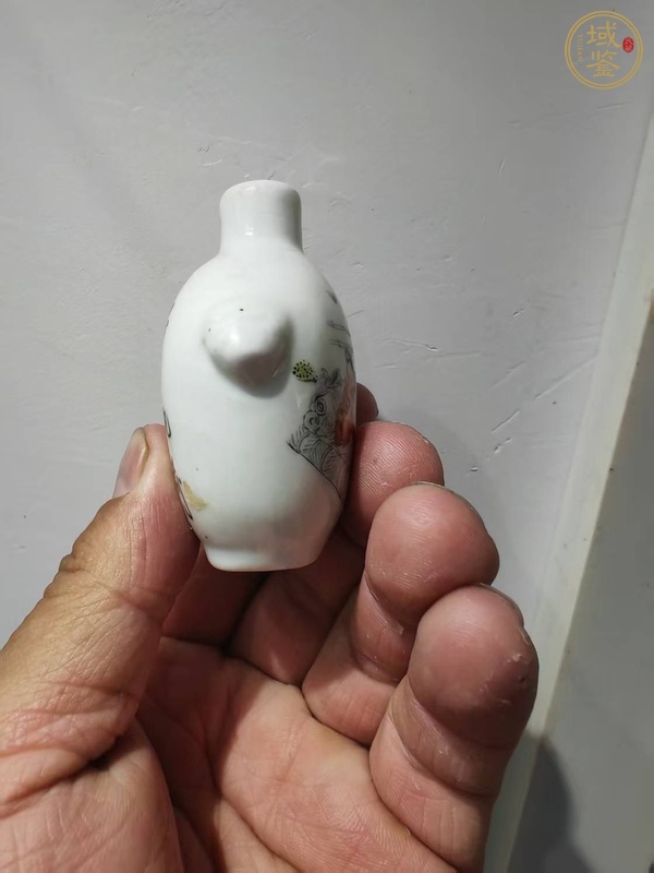 古玩陶瓷粉彩人物鼻煙壺真品鑒賞圖
