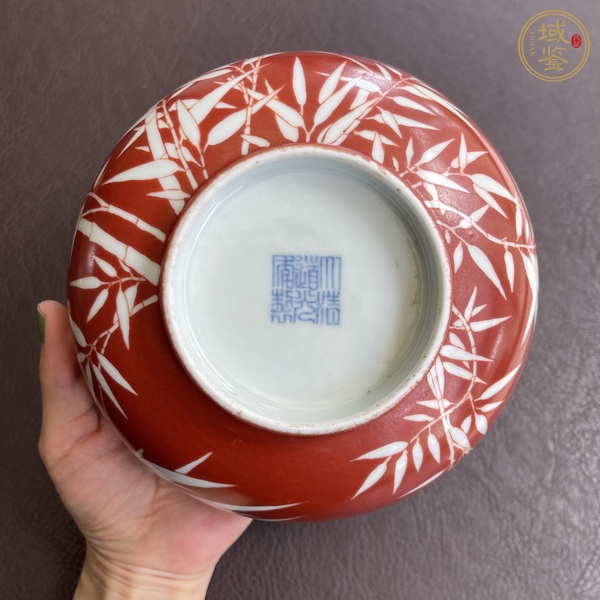 古玩陶瓷珊瑚紅留白竹紋碗真品鑒賞圖
