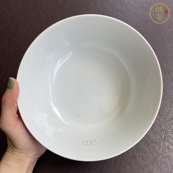 古玩陶瓷珊瑚紅留白竹紋碗真品鑒賞圖