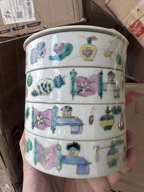 古玩陶瓷粉彩博古圖節(jié)盒真品鑒賞圖