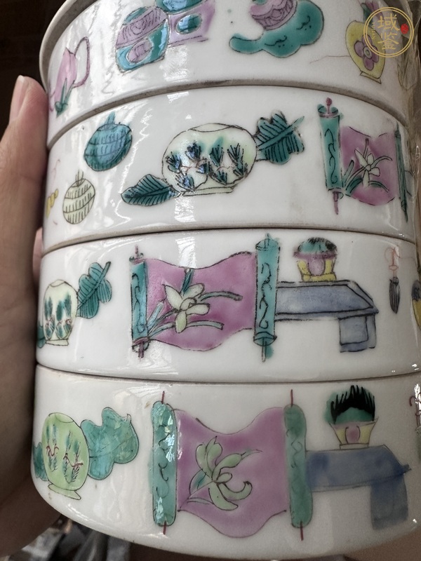 古玩陶瓷粉彩博古圖節(jié)盒真品鑒賞圖