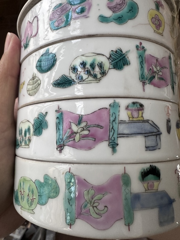 古玩陶瓷粉彩博古圖節(jié)盒拍賣，當(dāng)前價(jià)格3800元