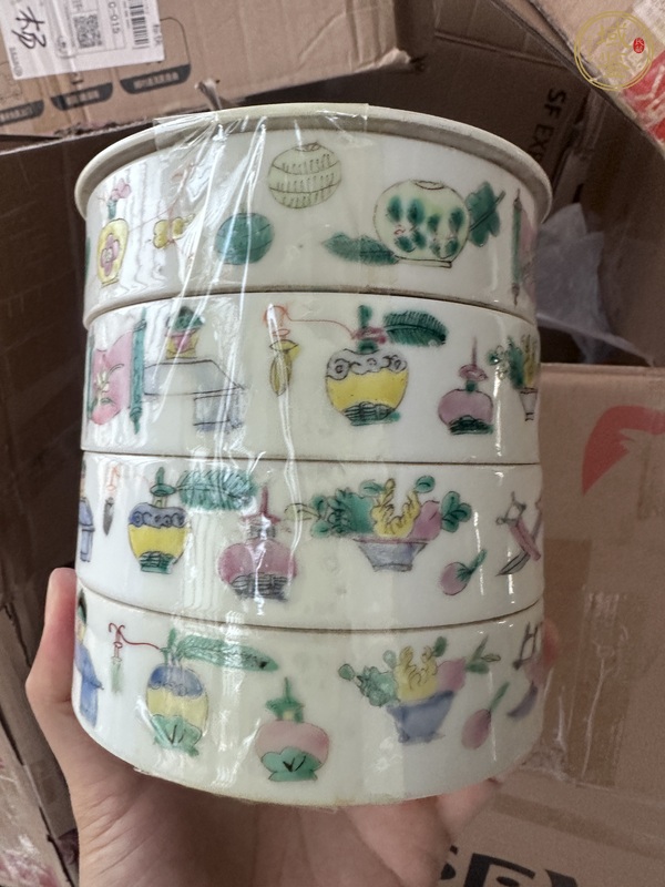 古玩陶瓷粉彩博古圖節(jié)盒真品鑒賞圖