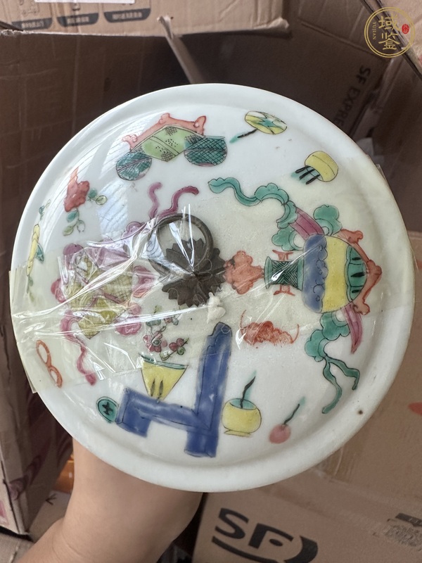 古玩陶瓷粉彩博古圖節(jié)盒真品鑒賞圖