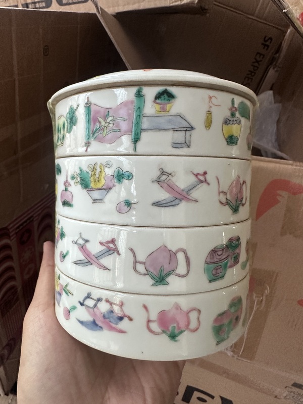 古玩陶瓷粉彩博古圖節(jié)盒拍賣,當(dāng)前價(jià)格3800元