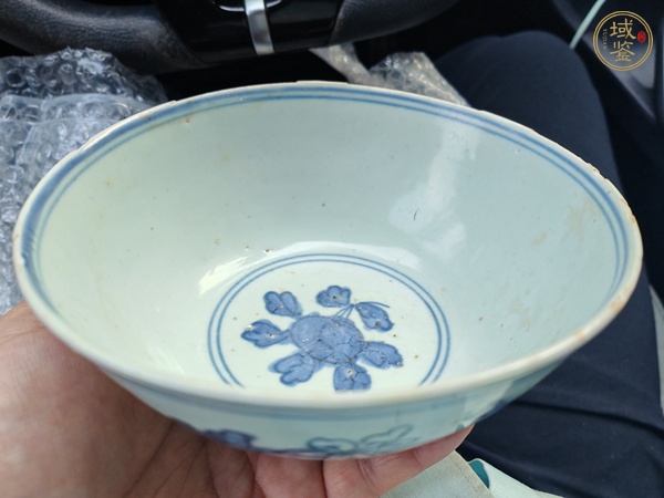 古玩陶瓷青花花卉紋碗真品鑒賞圖