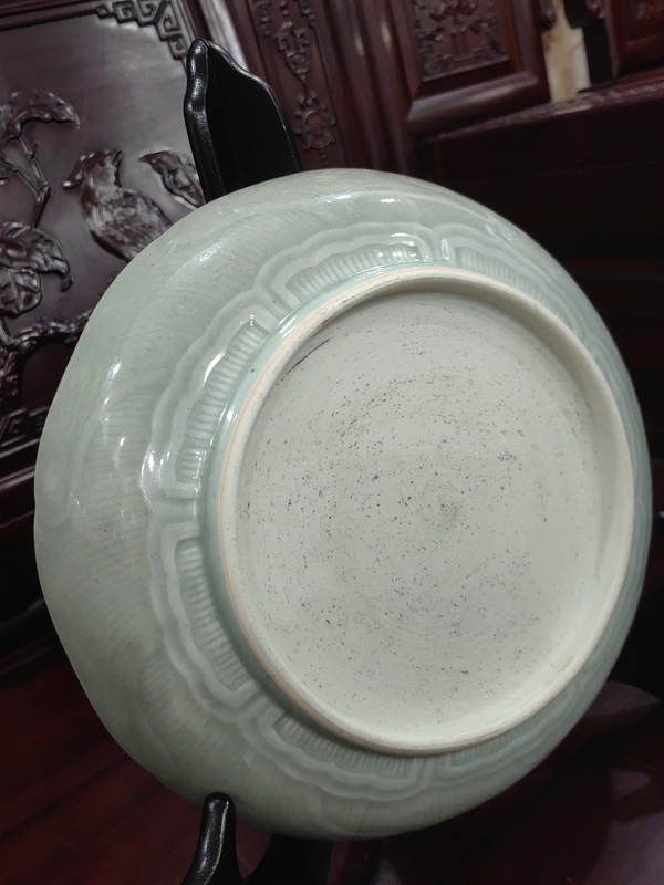 古玩陶瓷雍正仿龍泉冬青釉花口深腹大盤拍賣，當(dāng)前價(jià)格11000元