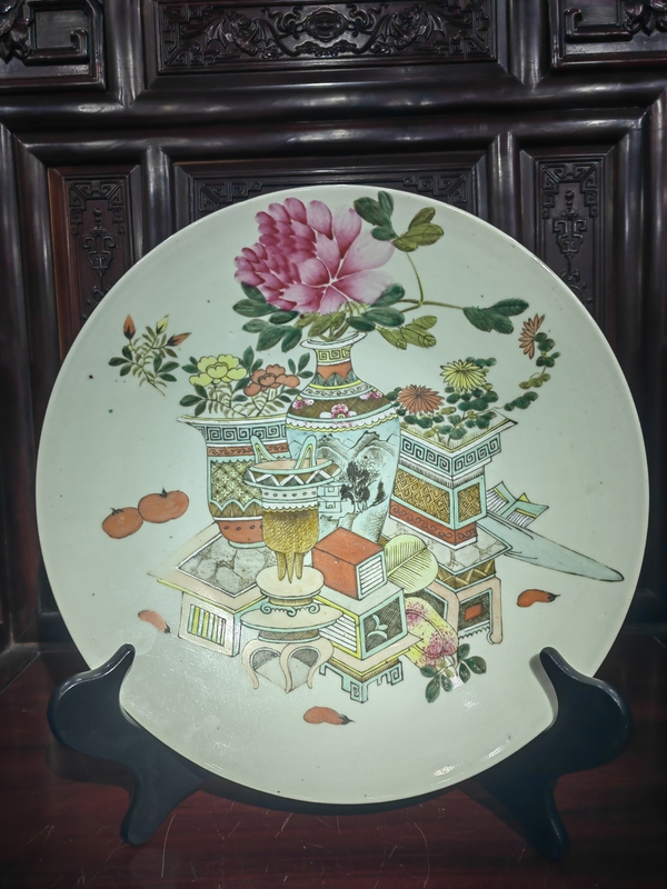 古玩轉(zhuǎn)賣晚清淺絳彩博古花卉大賞盤拍賣，當(dāng)前價格386元