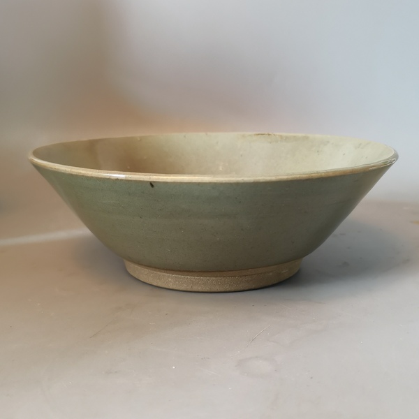 古玩轉(zhuǎn)賣(mài)明代龍泉青瓷碗拍賣(mài)，當(dāng)前價(jià)格0元