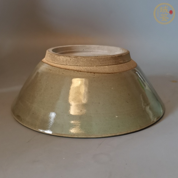 古玩陶瓷龍泉青瓷碗真品鑒賞圖