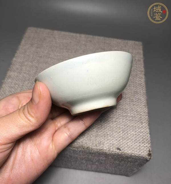古玩陶瓷青白釉杯和托真品鑒賞圖