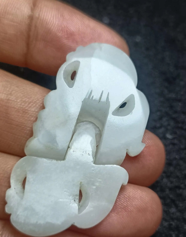 古玩玉器清代一級白和田籽料玉雕“蝴蝶帶扣”拍賣，當(dāng)前價格8000元