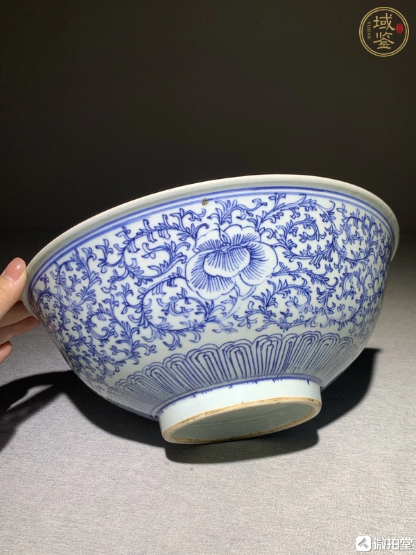 古玩陶瓷花卉紋青花碗真品鑒賞圖