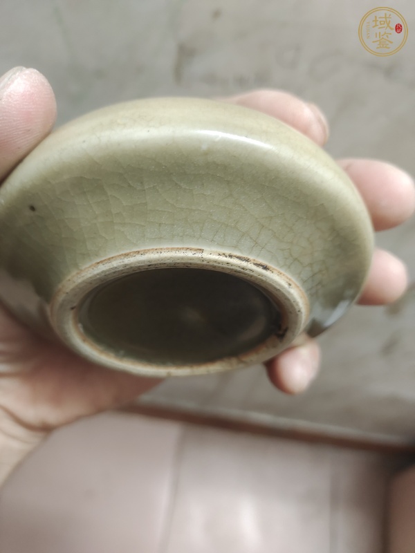 古玩陶瓷民國至解放初期米黃釉水丞真品鑒賞圖