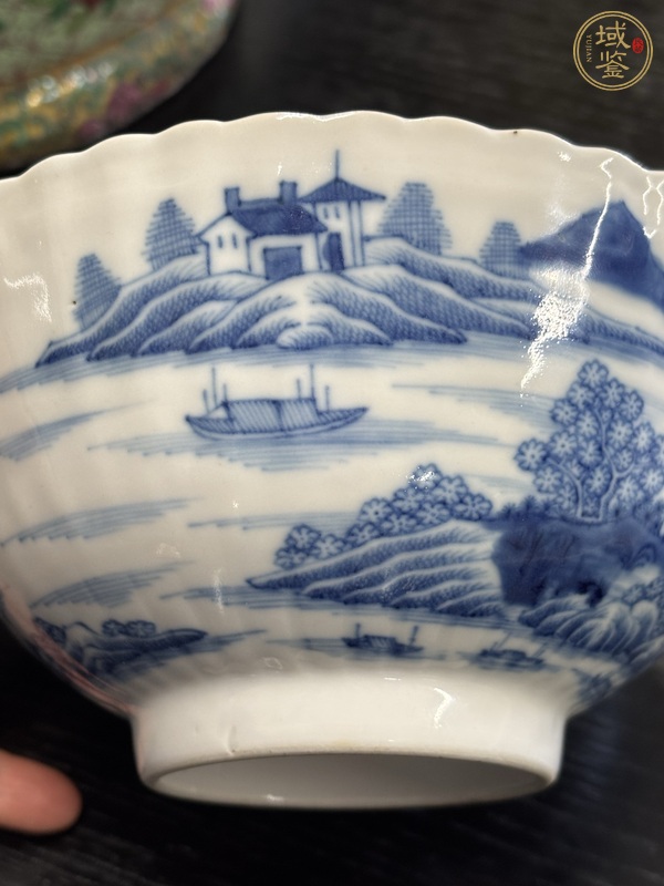古玩陶瓷樓臺(tái)亭閣山水紋青花碗真品鑒賞圖