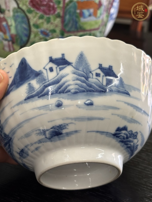古玩陶瓷樓臺(tái)亭閣山水紋青花碗真品鑒賞圖