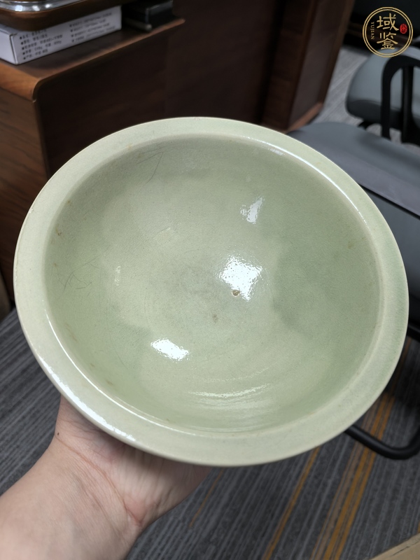 古玩陶瓷晚清漳州窯青釉碗真品鑒賞圖