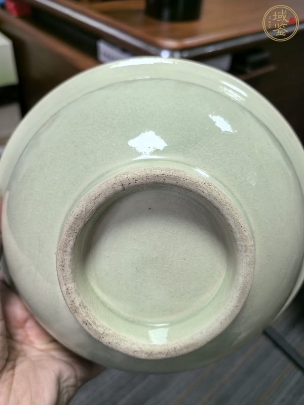 古玩陶瓷晚清漳州窯青釉碗真品鑒賞圖