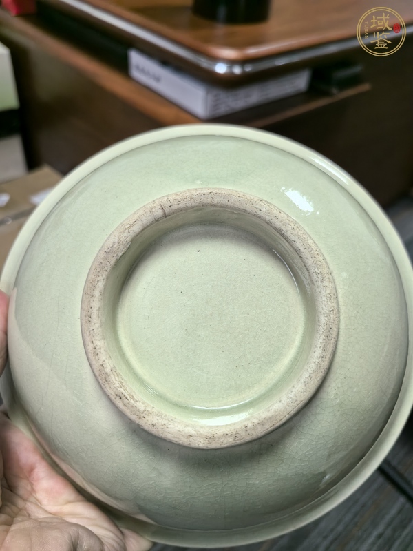 古玩陶瓷晚清漳州窯青釉碗真品鑒賞圖