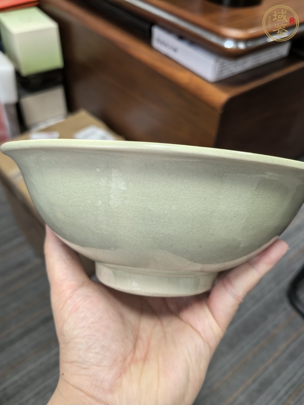 古玩陶瓷晚清漳州窯青釉碗真品鑒賞圖