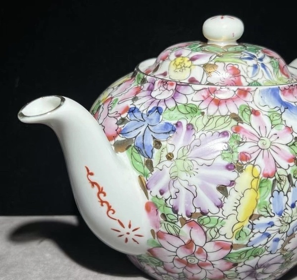 古玩陶瓷粉彩百花茶壺拍賣(mài)，當(dāng)前價(jià)格3600元