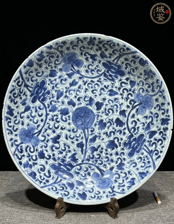 古玩陶瓷青花花卉紋盤真品鑒賞圖