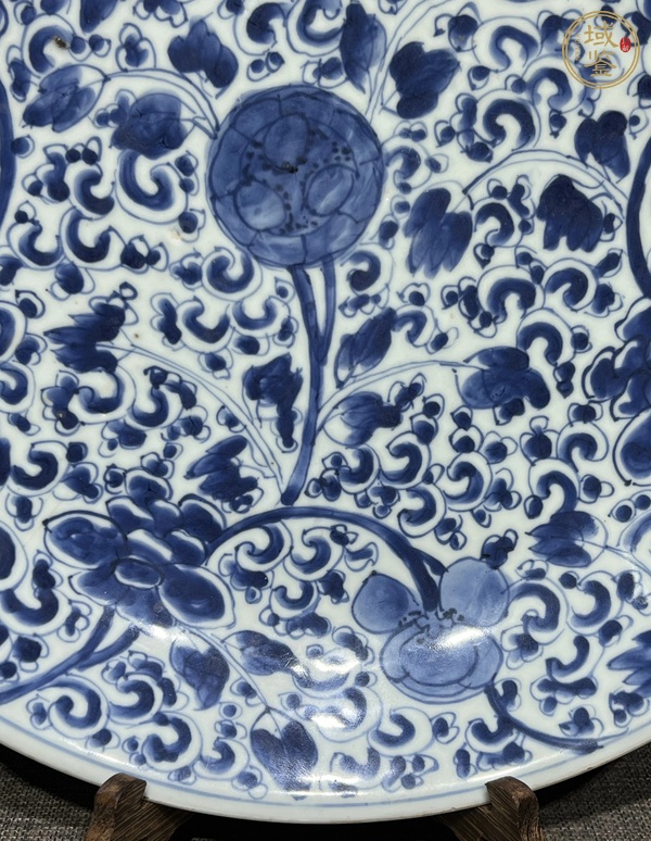 古玩陶瓷青花花卉紋盤真品鑒賞圖