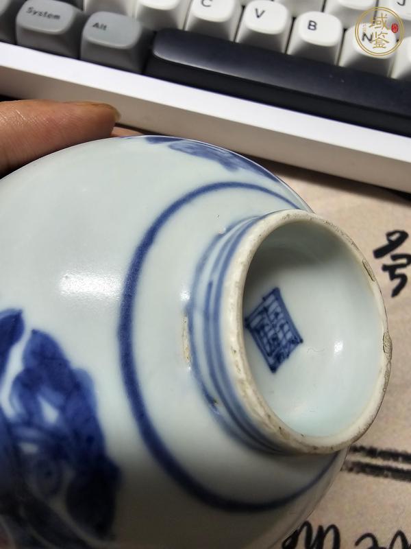 古玩陶瓷青花花卉壽桃紋杯真品鑒賞圖