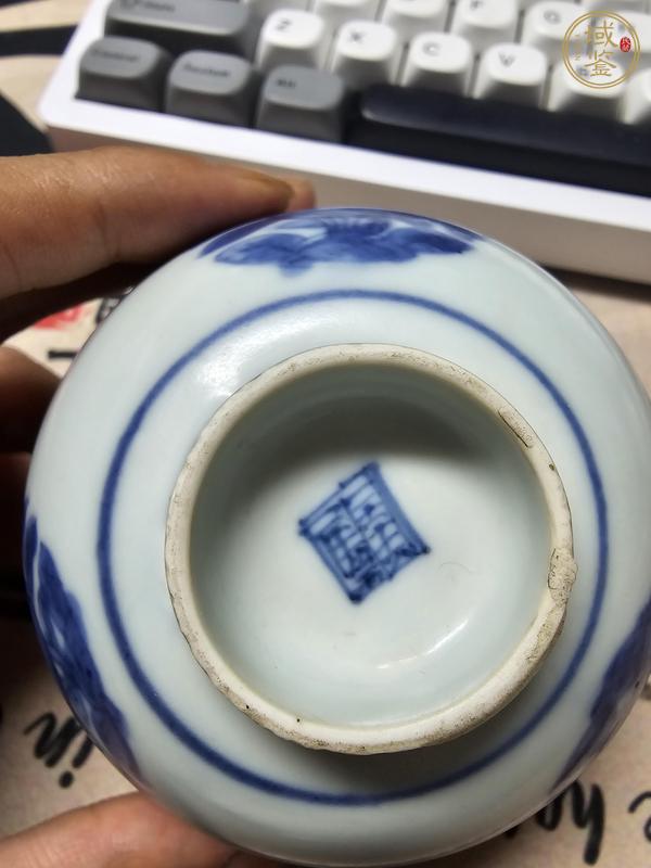 古玩陶瓷青花花卉壽桃紋杯真品鑒賞圖