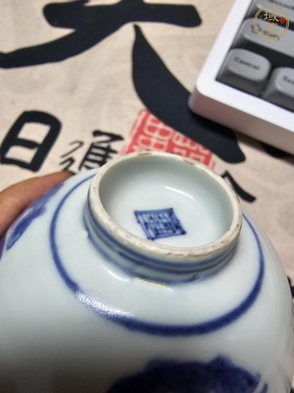 古玩陶瓷青花花卉壽桃紋杯真品鑒賞圖