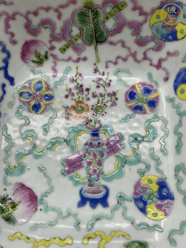 古玩陶瓷粉彩八寶博古圖貢碗真品鑒賞圖