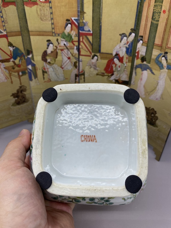 古玩陶瓷粉彩八寶博古圖貢碗真品鑒賞圖