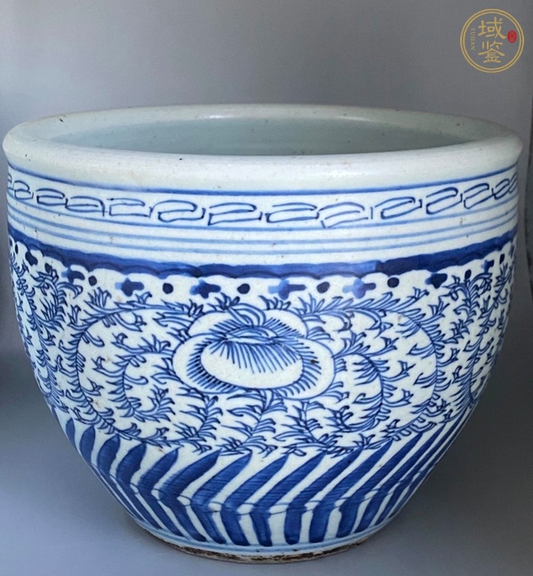 古玩陶瓷青花纏枝花卉紋卷缸真品鑒賞圖