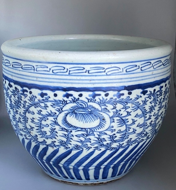 古玩陶瓷清中期青花纏枝花卉紋卷缸拍賣，當前價格1680元
