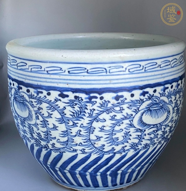 古玩陶瓷青花纏枝花卉紋卷缸真品鑒賞圖